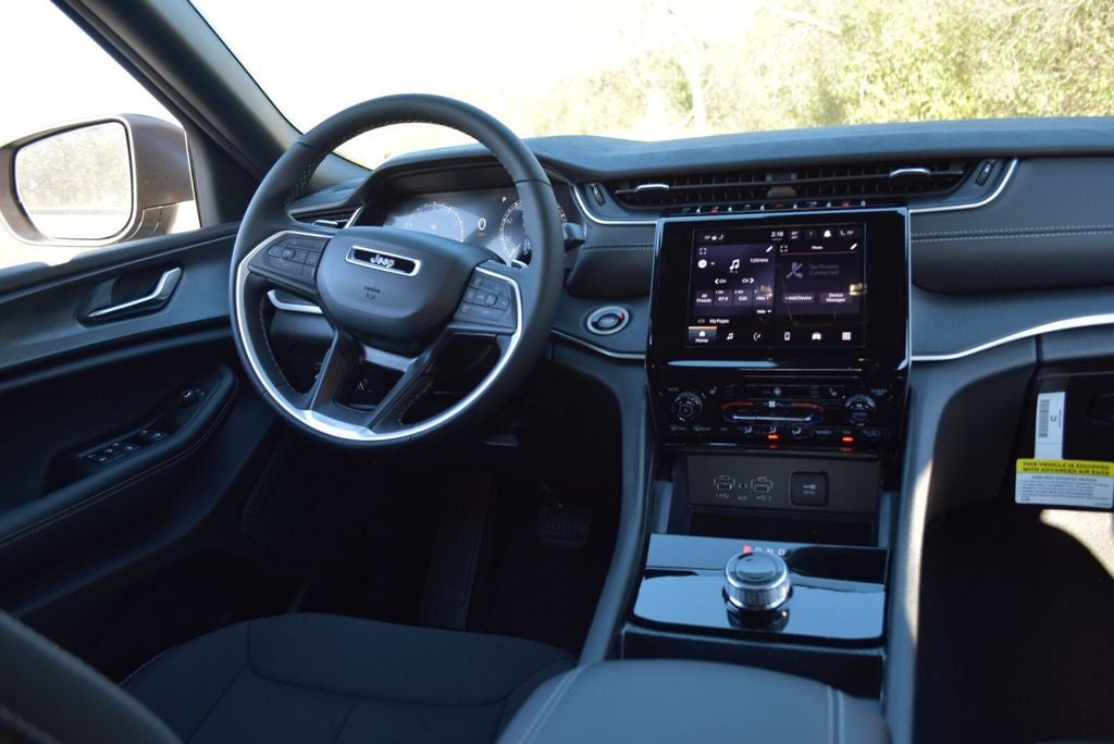 2025 Jeep Grand Cherokee Laredo X