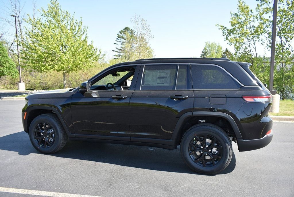2026 Jeep Grand Cherokee Altitude
