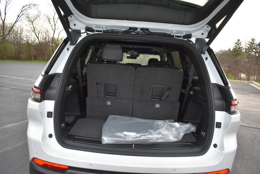 2026 Jeep Grand Cherokee L Laredo