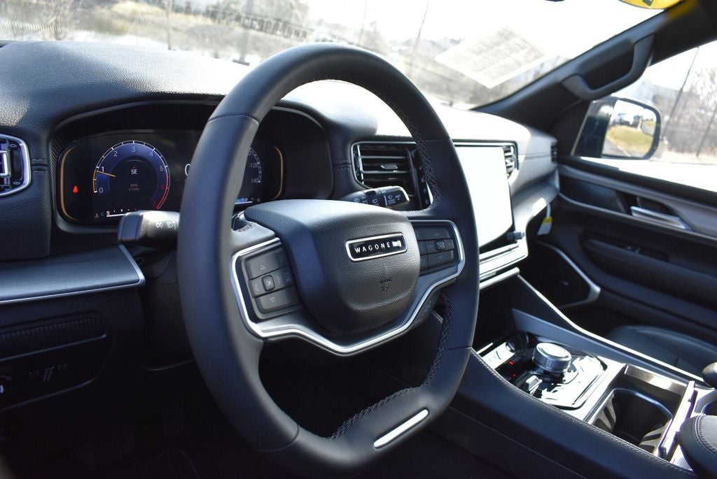 2025 Jeep Wagoneer Base