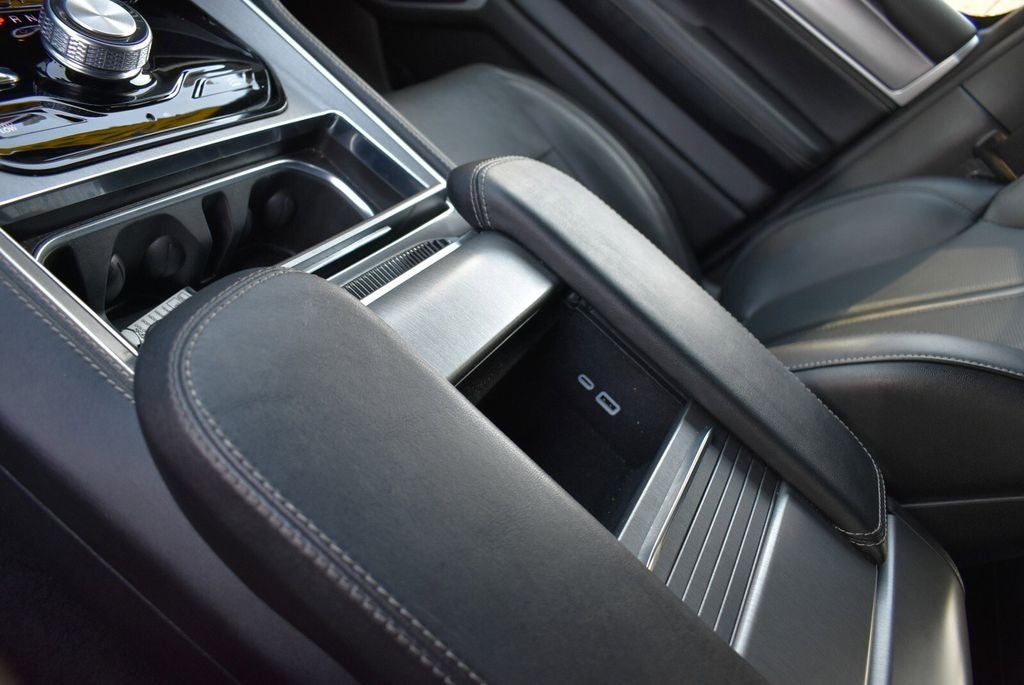 2025 Jeep Wagoneer Base