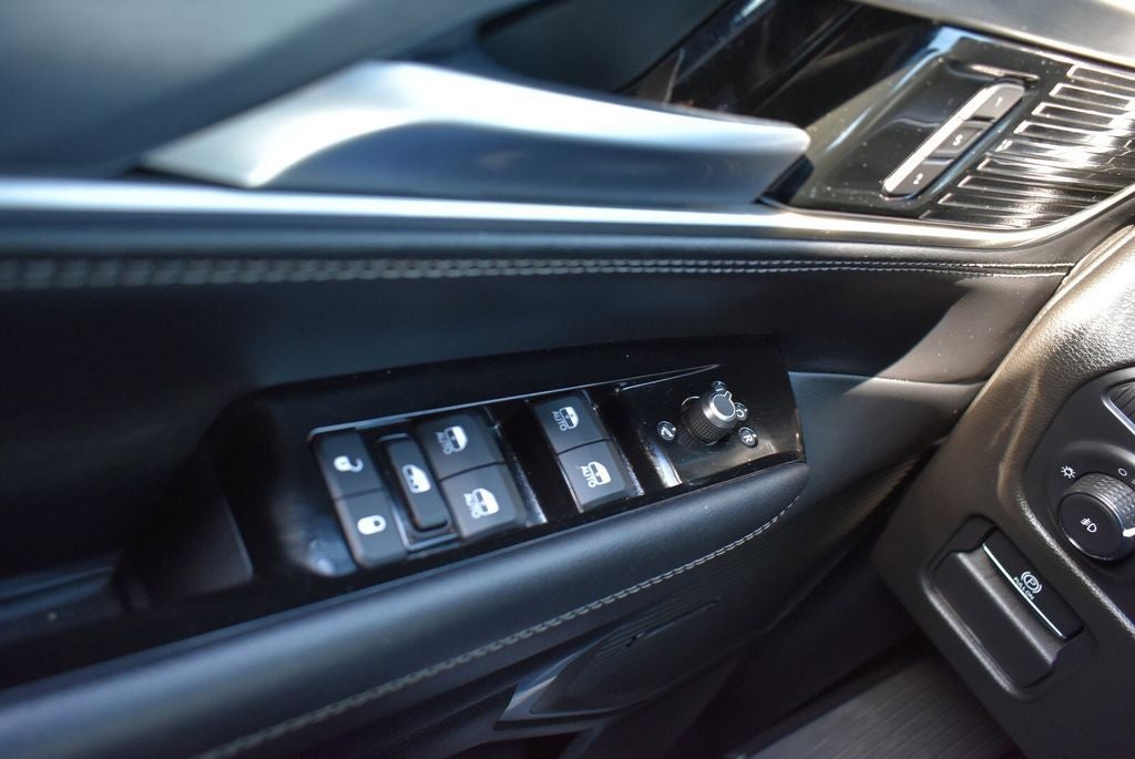 2025 Jeep Wagoneer Base