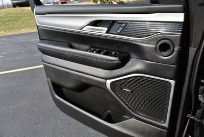 2025 Jeep Wagoneer Base