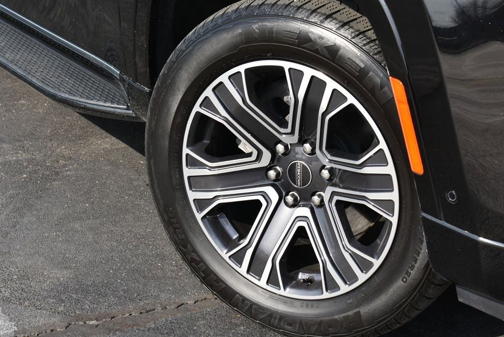 2025 Jeep Wagoneer Base