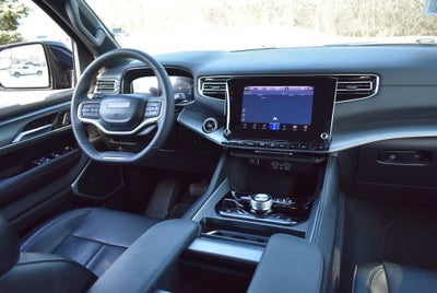 2025 Jeep Wagoneer Base