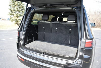 2025 Jeep Wagoneer Base