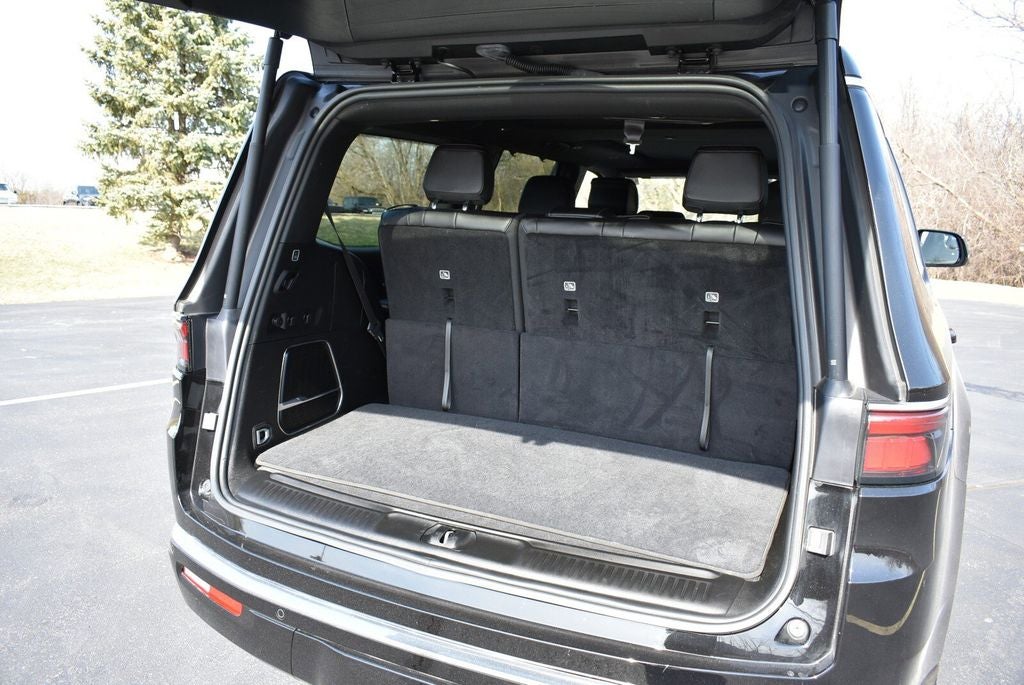 2025 Jeep Wagoneer Base