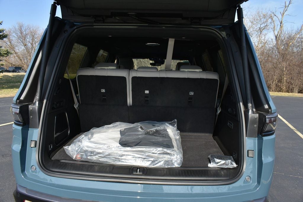 2026 Jeep Grand Wagoneer Limited Altitude