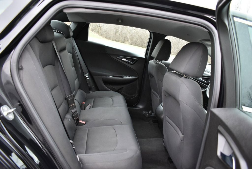 2016 Chevrolet Malibu LS 1LS