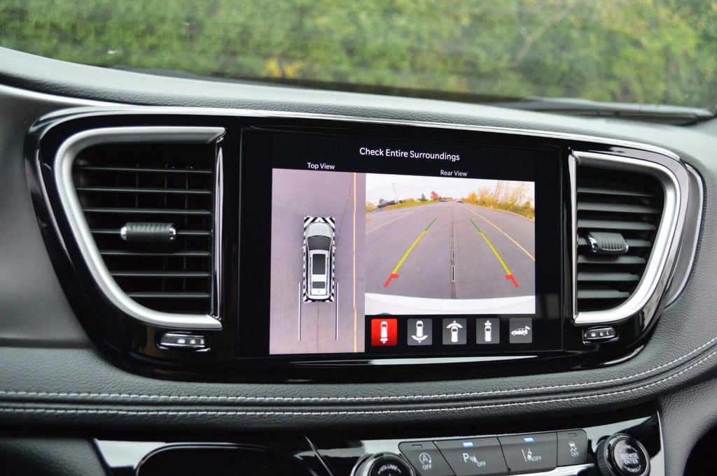 2026 Chrysler Pacifica Select