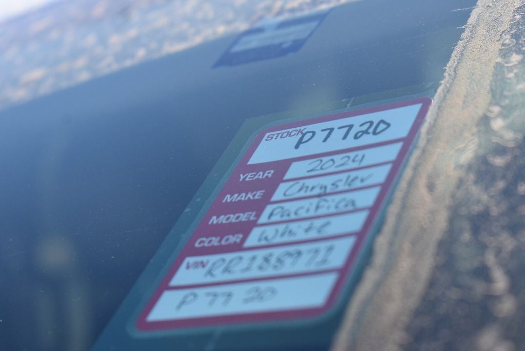 2024 Chrysler Pacifica Touring L