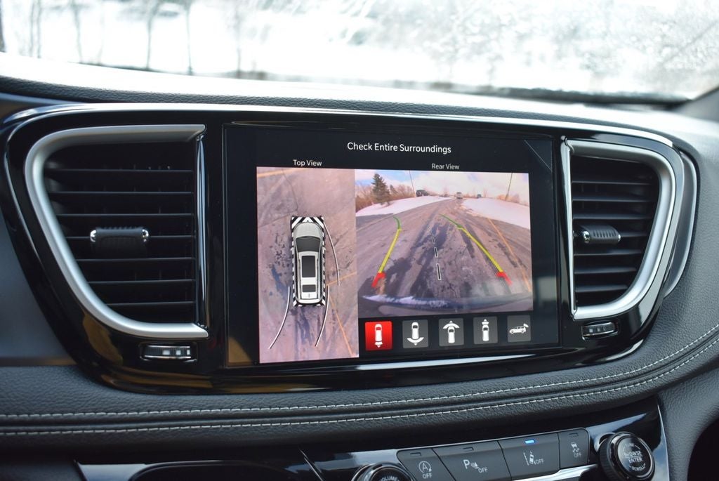 2026 Chrysler Pacifica Select