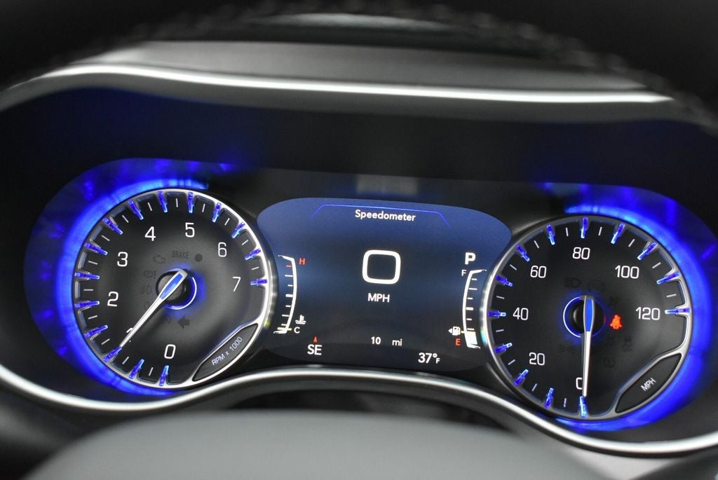 2026 Chrysler Voyager LX