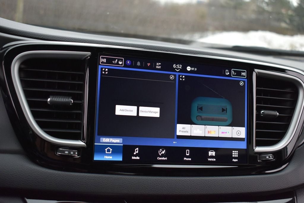 2026 Chrysler Voyager LX