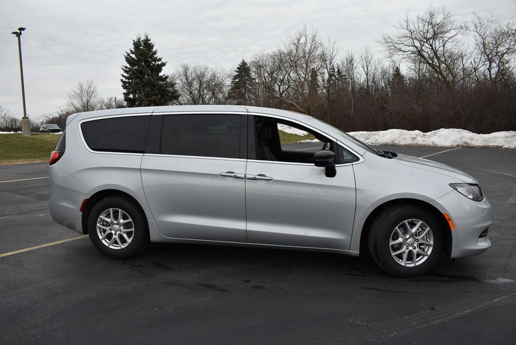2026 Chrysler Voyager LX