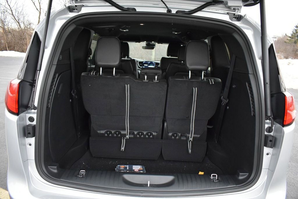 2026 Chrysler Voyager LX