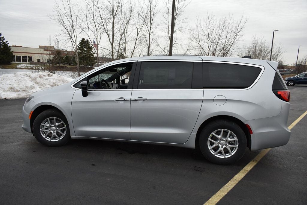 2026 Chrysler Voyager LX