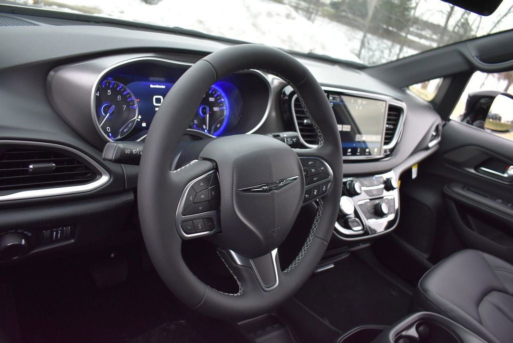 2026 Chrysler Voyager LX