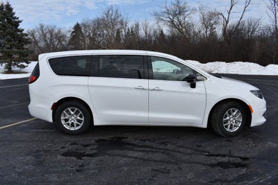2026 Chrysler Voyager LX