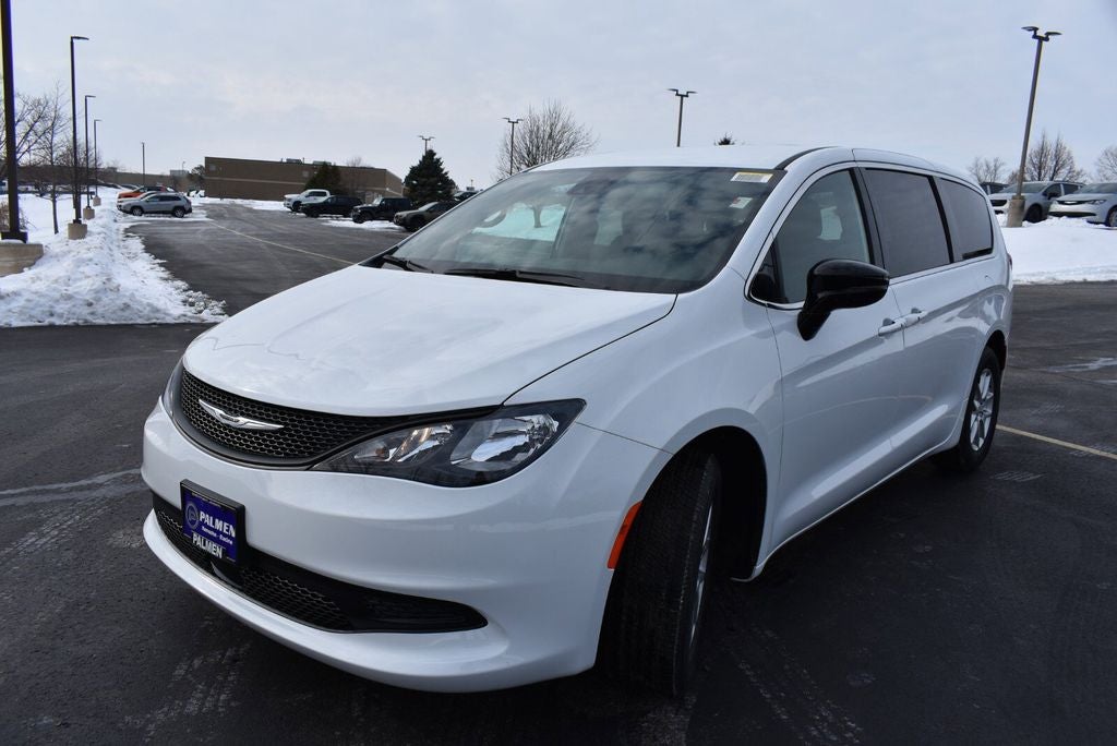 2026 Chrysler Voyager LX