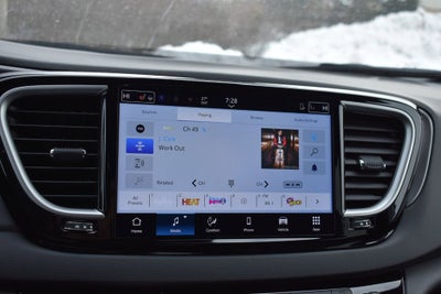 2026 Chrysler Voyager LX