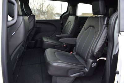 2026 Chrysler Voyager LX