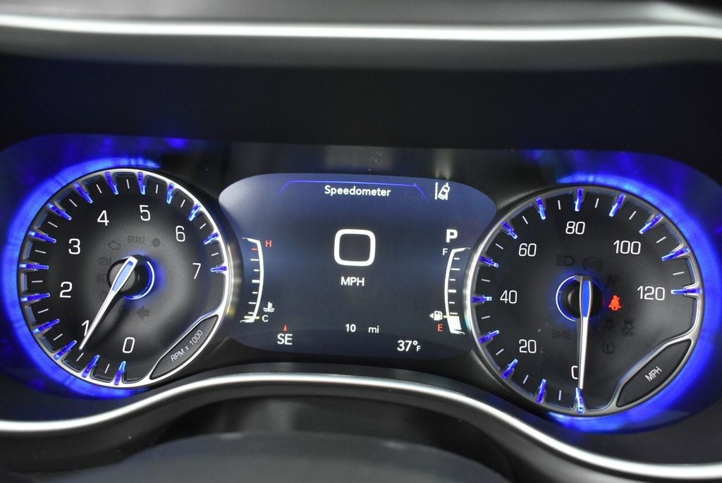 2026 Chrysler Voyager LX