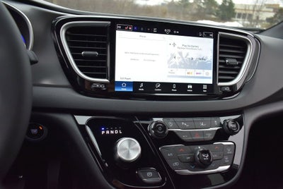 2026 Chrysler Voyager LX