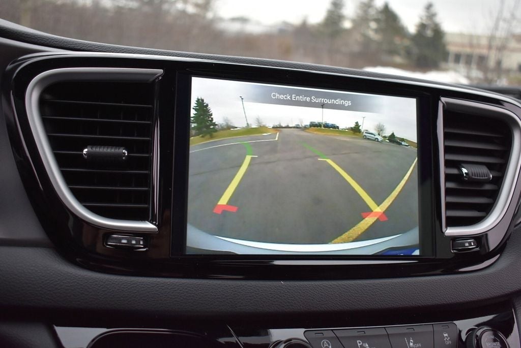 2026 Chrysler Voyager LX