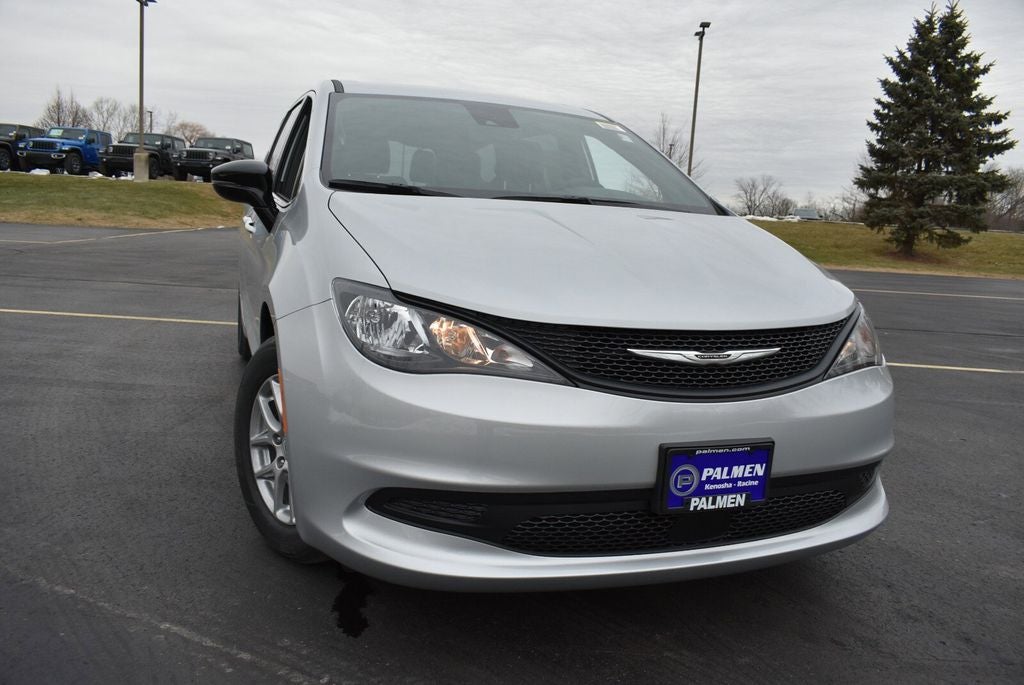 2026 Chrysler Voyager LX