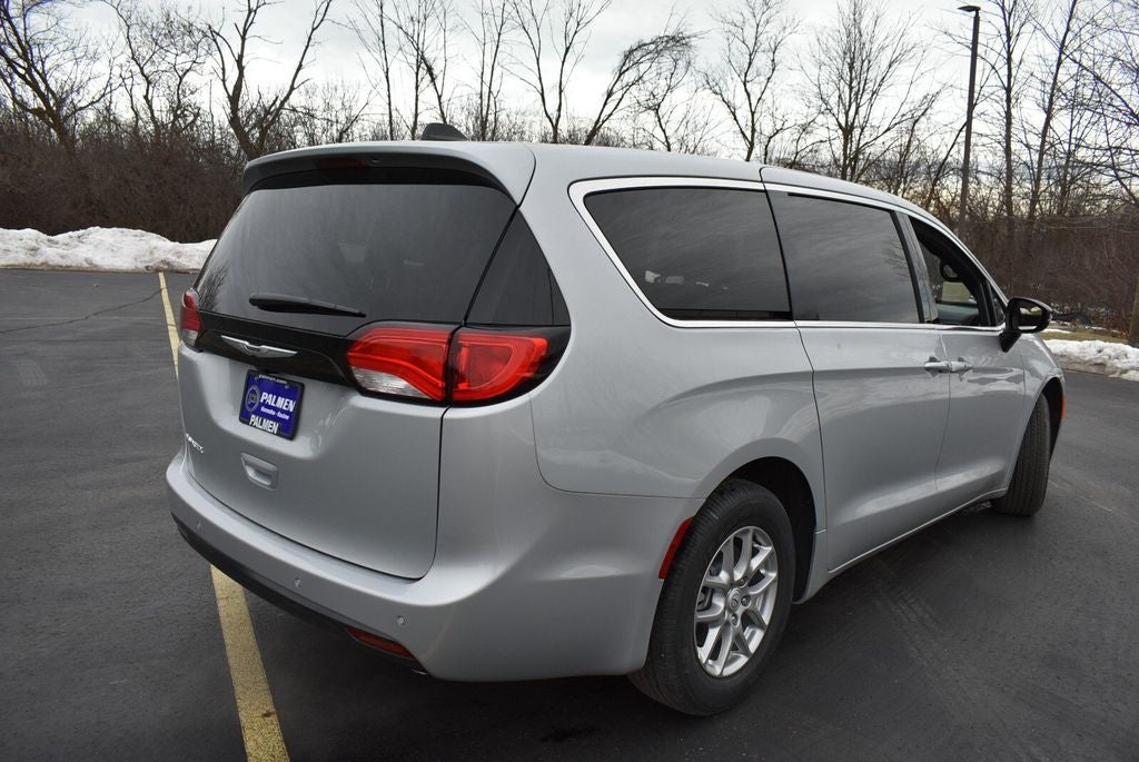 2026 Chrysler Voyager LX