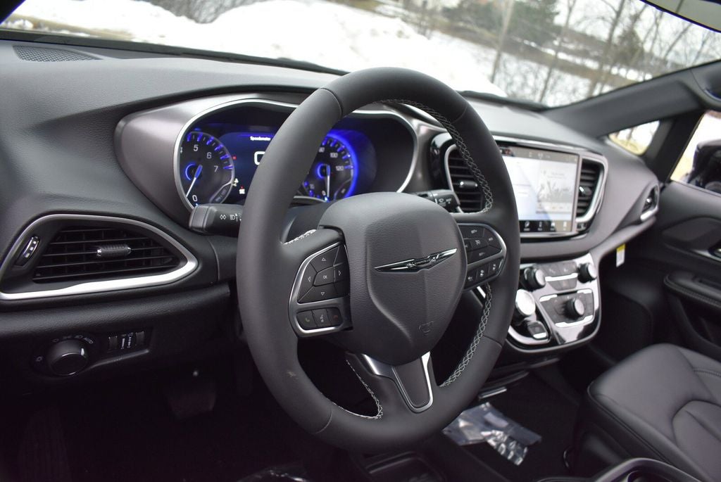 2026 Chrysler Voyager LX