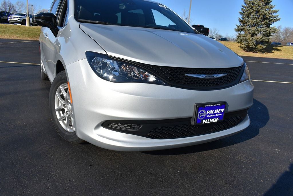 2026 Chrysler Voyager LX