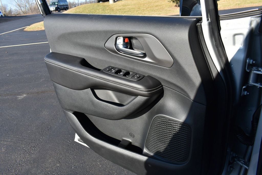 2026 Chrysler Voyager LX