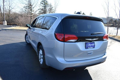 2026 Chrysler Voyager LX