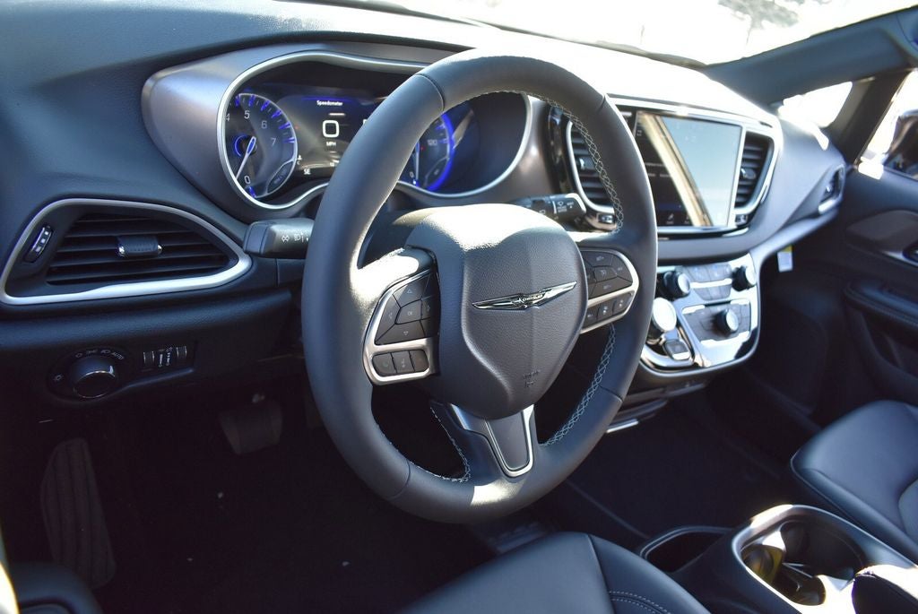 2026 Chrysler Voyager LX