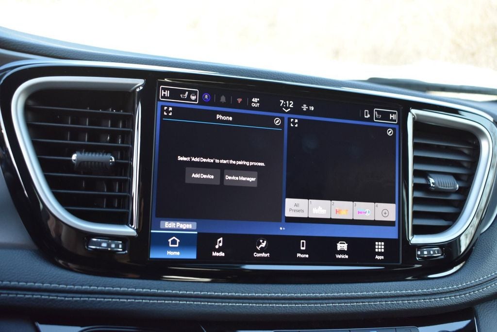 2026 Chrysler Pacifica Select