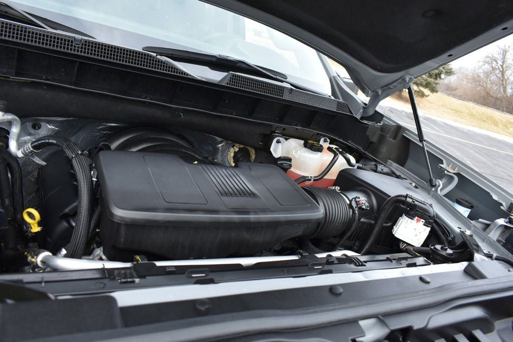 2024 Chevrolet Silverado 1500 LT LT1