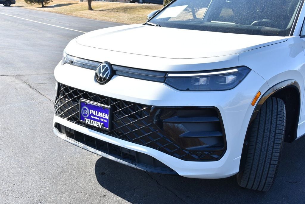 2025 Volkswagen Tiguan 2.0T SE R-Line Black