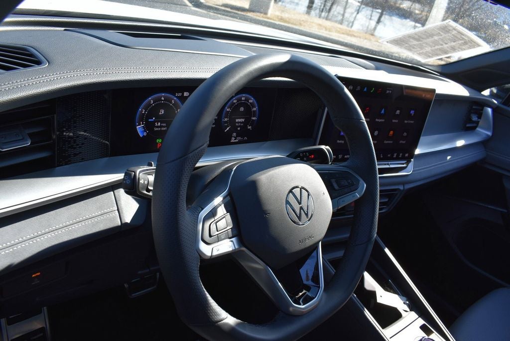 2025 Volkswagen Tiguan 2.0T SE R-Line Black