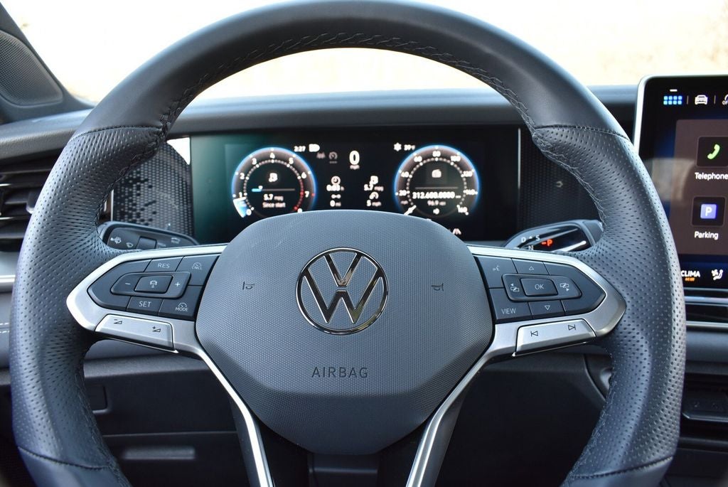 2025 Volkswagen Tiguan 2.0T SE R-Line Black