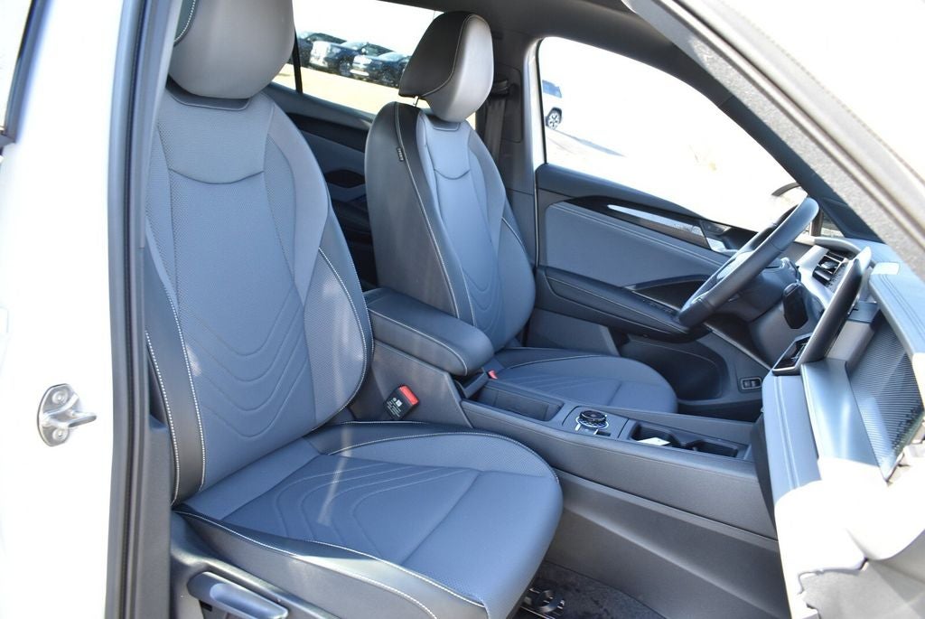 2025 Volkswagen Tiguan 2.0T SE R-Line Black