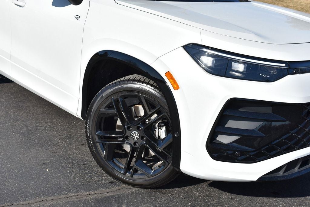 2025 Volkswagen Tiguan 2.0T SE R-Line Black